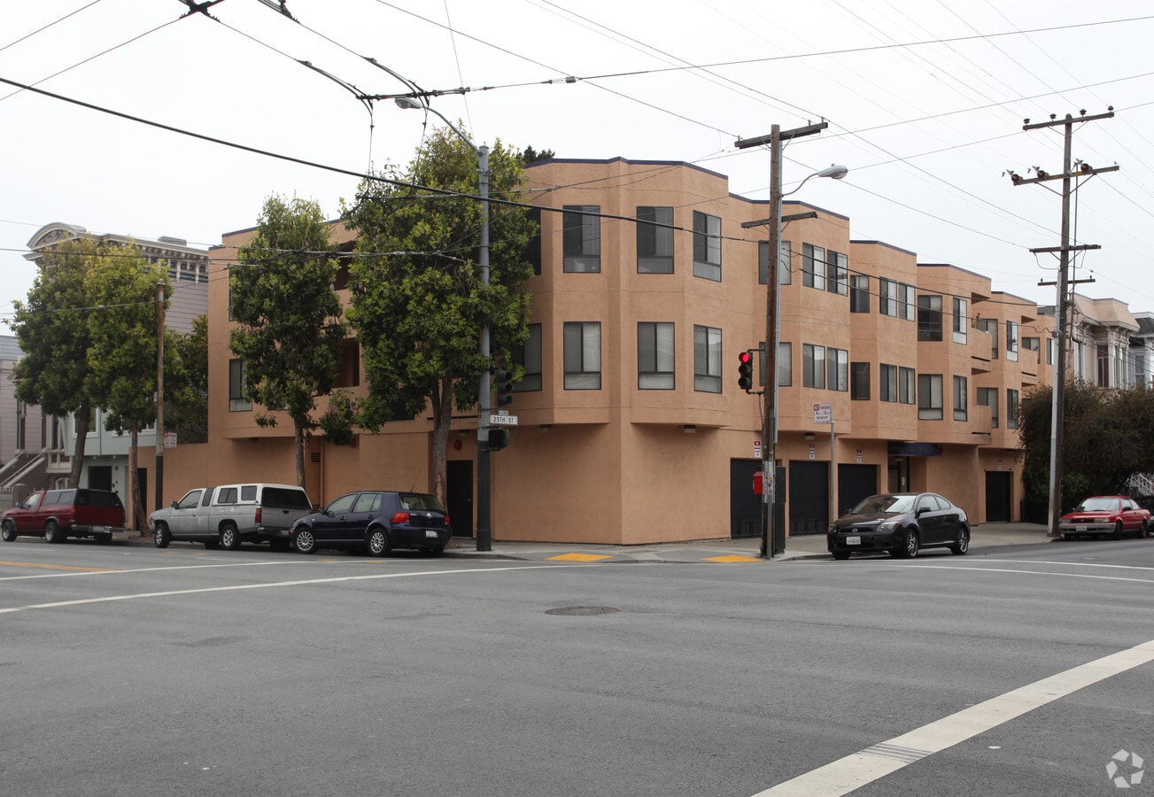 Primary Photo - Colosimo Apartments