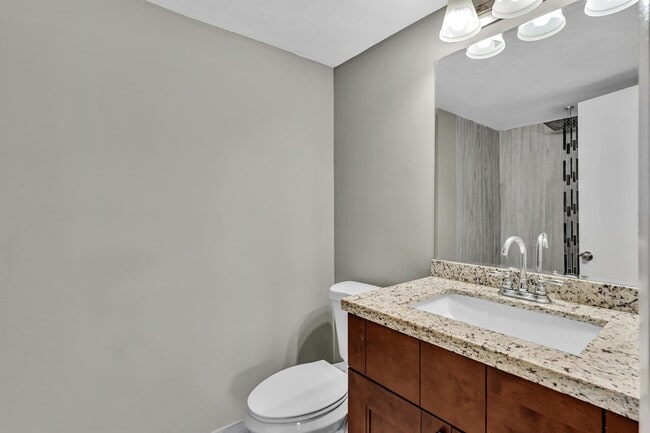 Photo - 2701 Riverside Dr Unit 303B