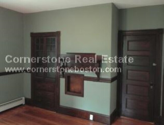 Photo - 16 Fisher Ave Unit 4