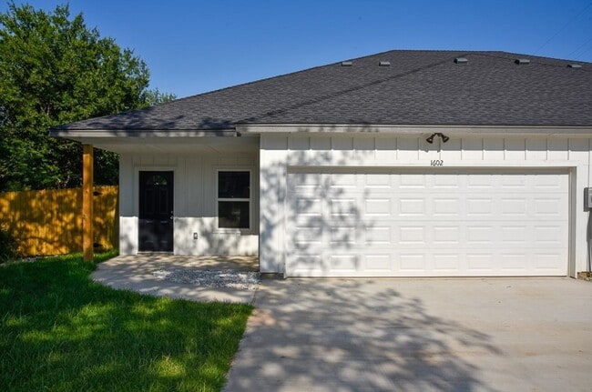 Photo - 3/2/2 New Build Duplex