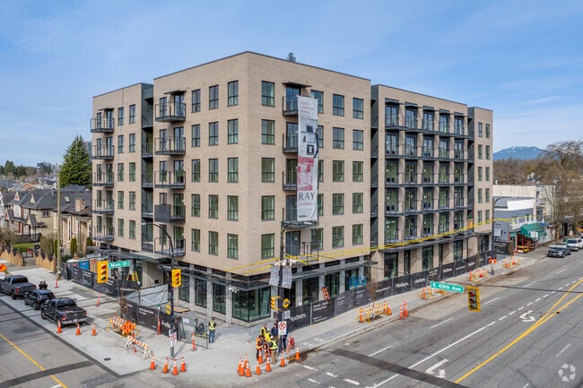 Building Photo - Ray