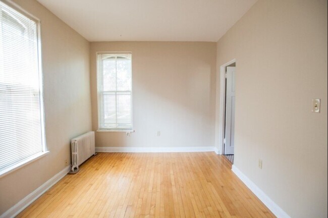 Photo - 1665 N Humboldt Ave Unidad 4