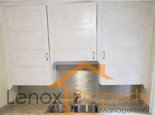 Photo - Updated 2 bedroom Home in Hazel Park