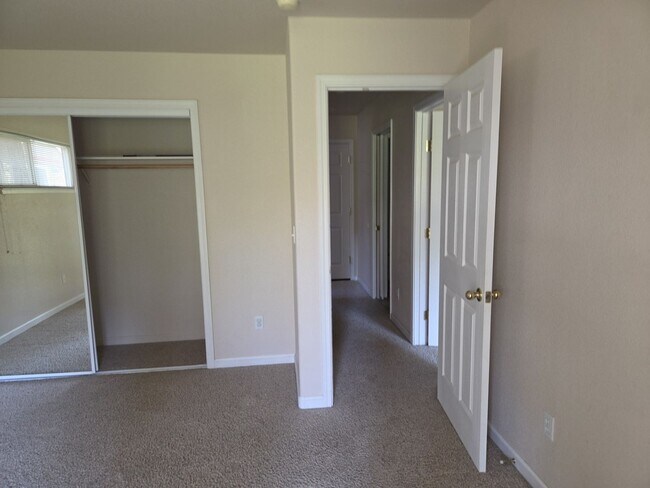 Photo - 1061 William #C C