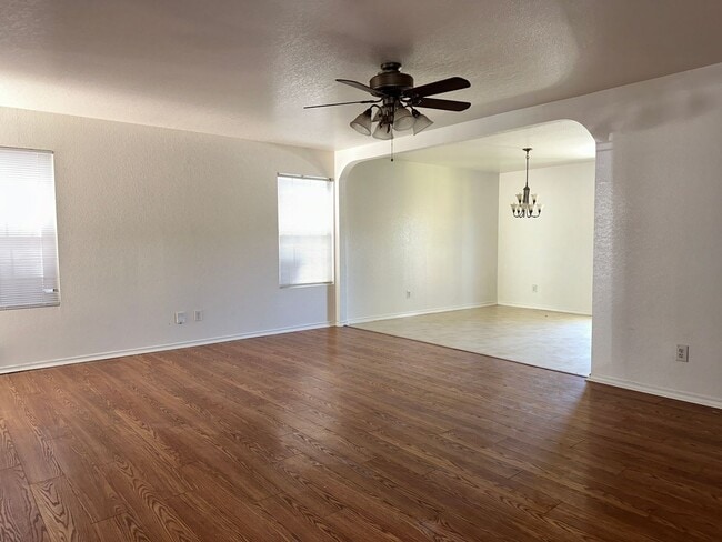 417 Hinge Falls