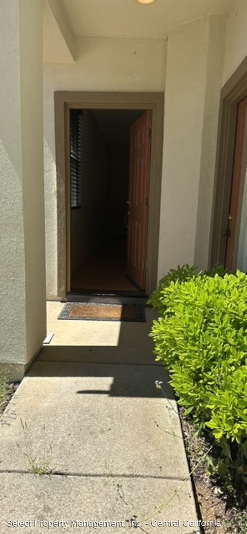 Photo - 3 br, 2.5 bath House - 220 Bridle Point Cir