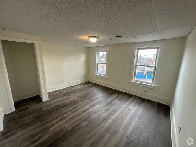 Building Photo - 849-851 Manor St Unit 849 Apt 3