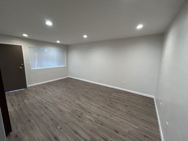 Sala de estar - 252 S Ave 55 Unidad 4