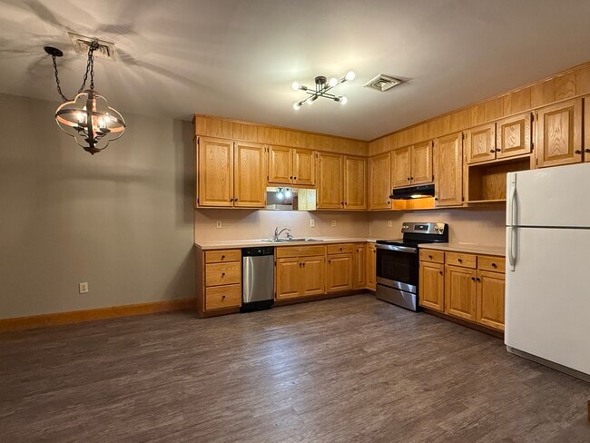 Photo - 11 Centre St