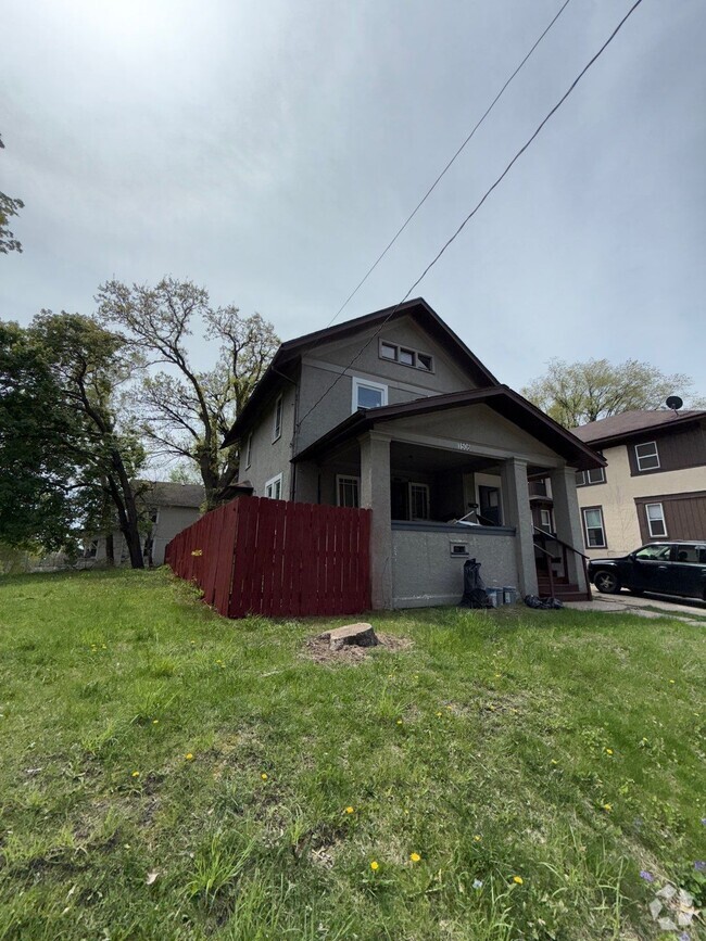 Building Photo - 1506 School St Rental