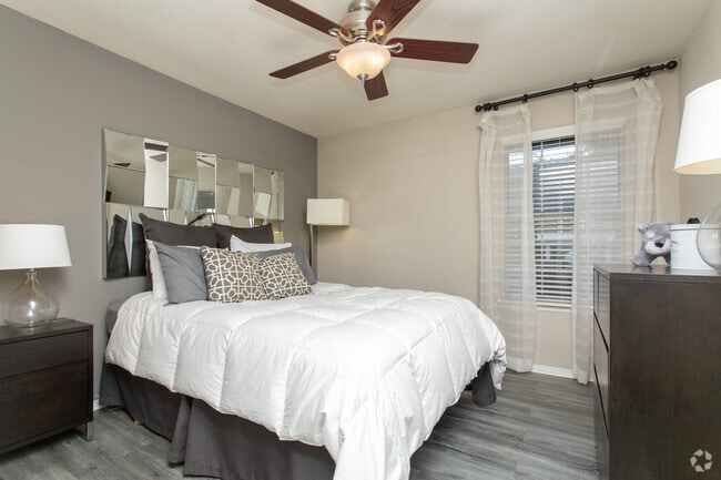 1BR, 1BA - 756SF