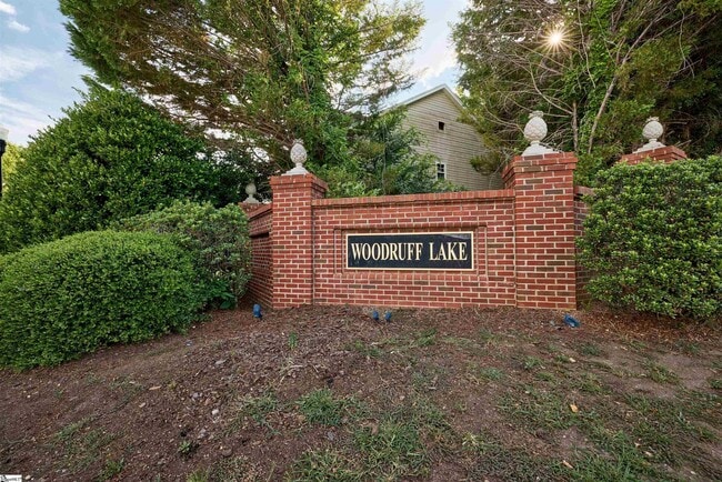 Building Photo - 307 Woodruff Lake Way Rental