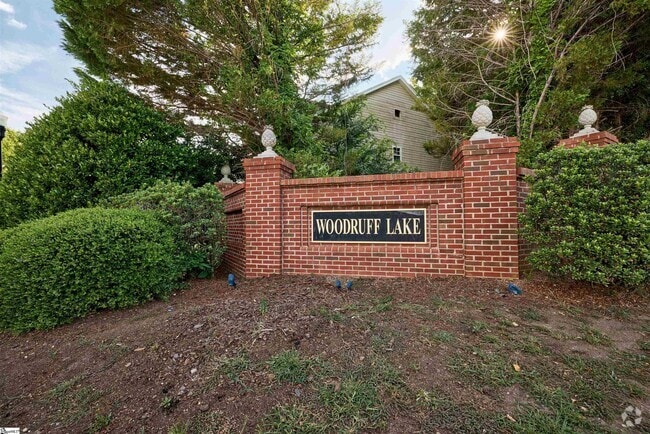 Building Photo - 307 Woodruff Lake Way Rental