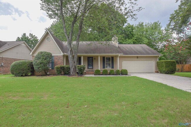 Building Photo - 150 Whisperwood Ln