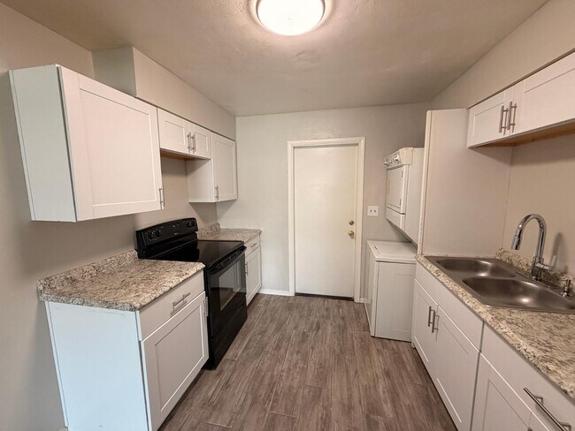 Photo - 4837 E Willetta St Unidad Apt 3