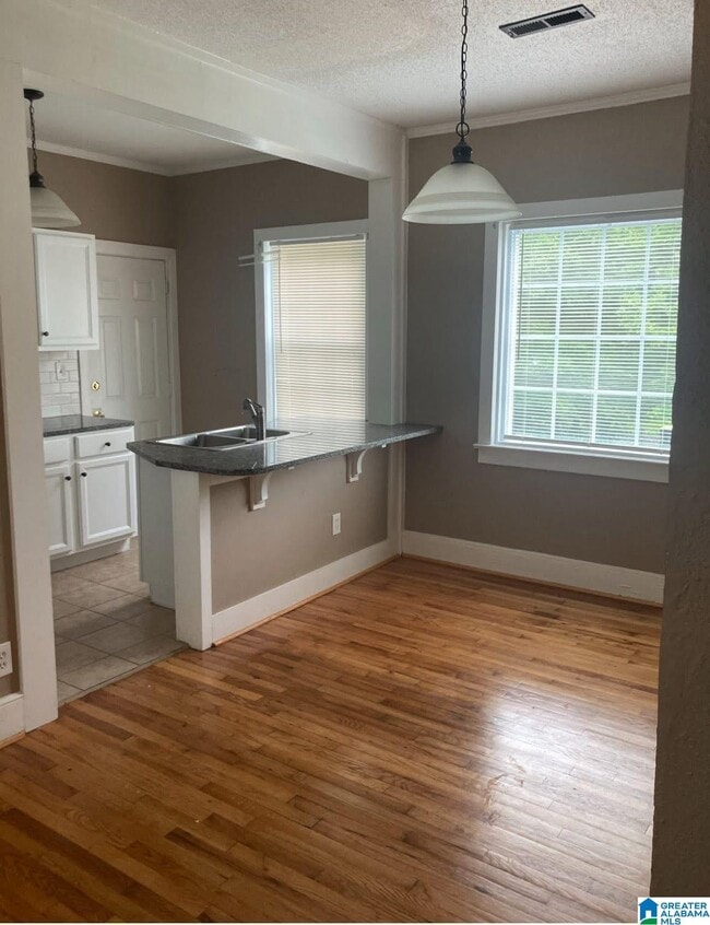 Photo - 303 S Broadway Ave