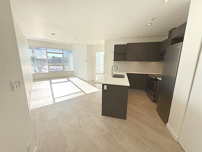 Aquilini Centre West - 2412