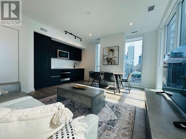 Photo - 327 King St W Unité 2602