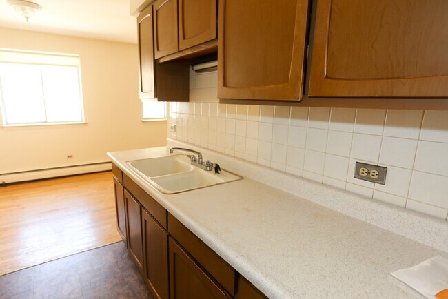 Photo - 515 W Briar Pl Unit 905