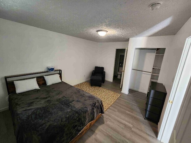 Photo - 919 State Rd S-38-982 Unit 919