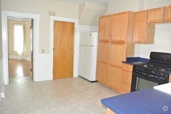 Building Photo - 41 Faxon St Rental