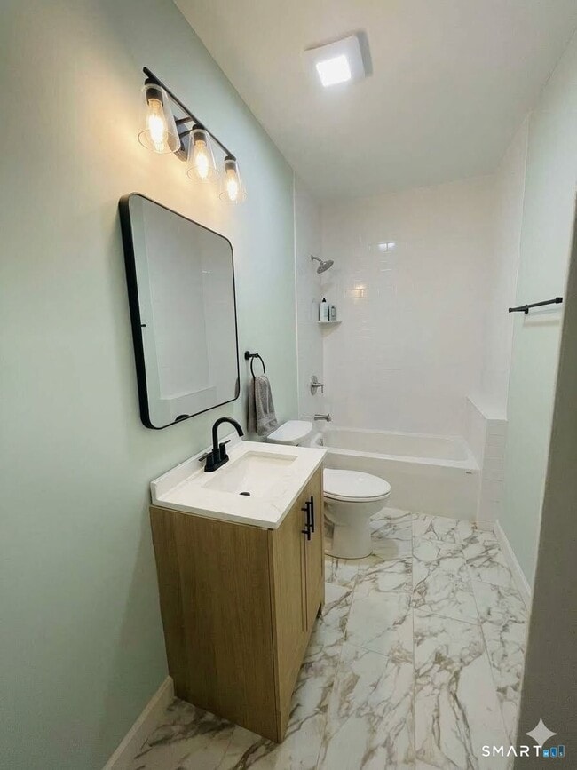 560 Howard Ave Unit 3
