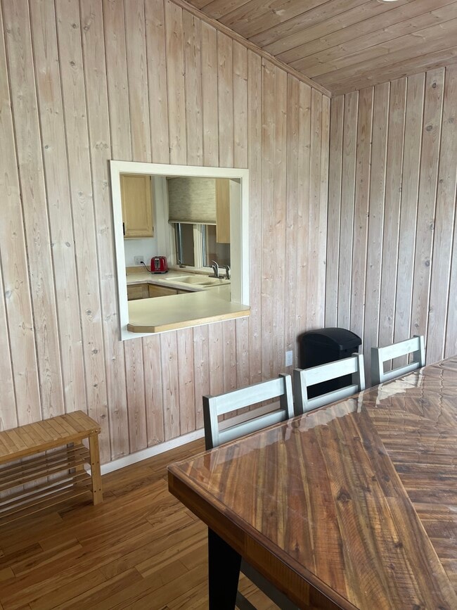 Photo - 151 Toftum Ln