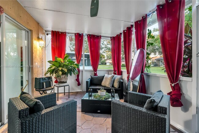Photo - 667 NW 208th Dr