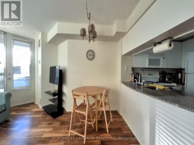 Photo - 228 Queens Quay W Unit 206