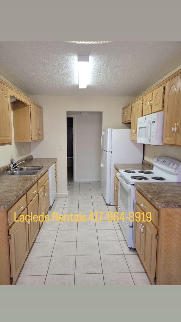 Photo - 1224 Pine St