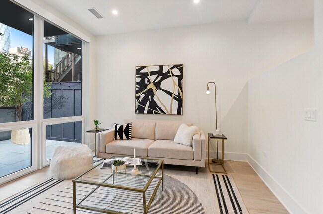 Photo - 812 West Adams