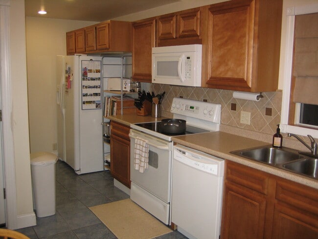 Photo - 41 E Kerr St