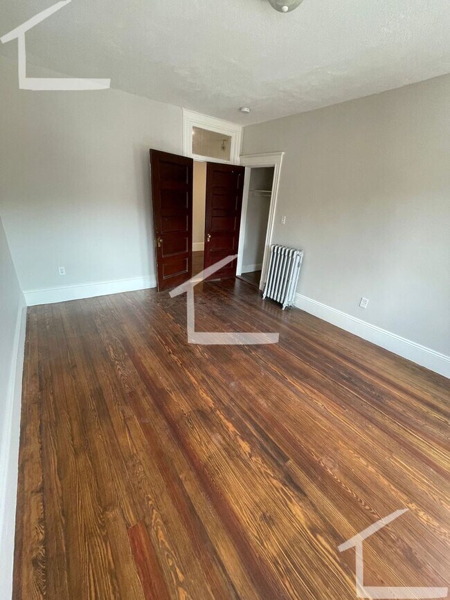 Photo - 1851 Beacon St