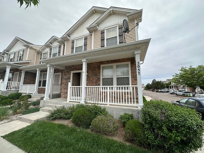 Building Photo - 2057 Creekridge
