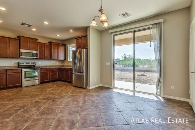 Photo - 1053 W Stephanie Ln