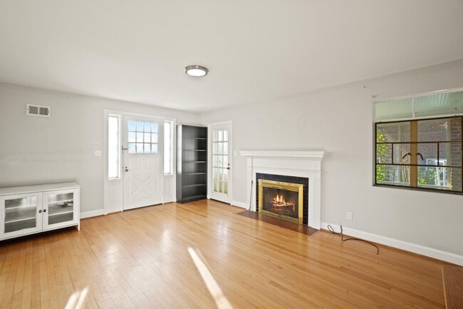 Photo - 3100 S Hill St