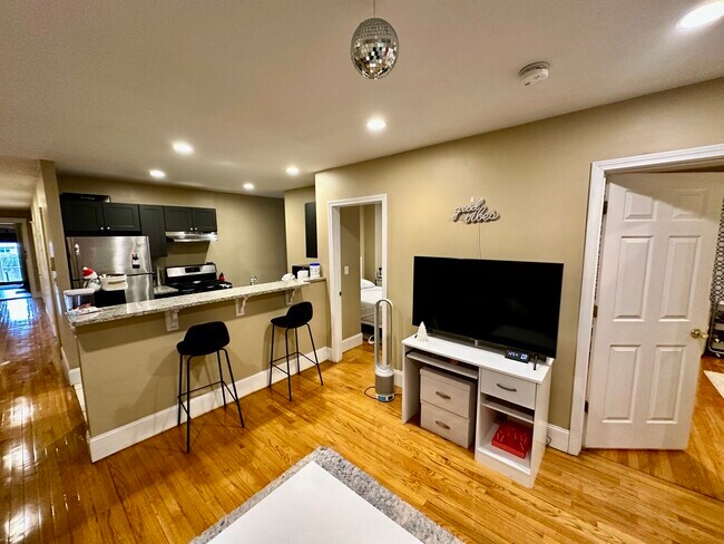 Photo - 56 Egmont St Unit 2