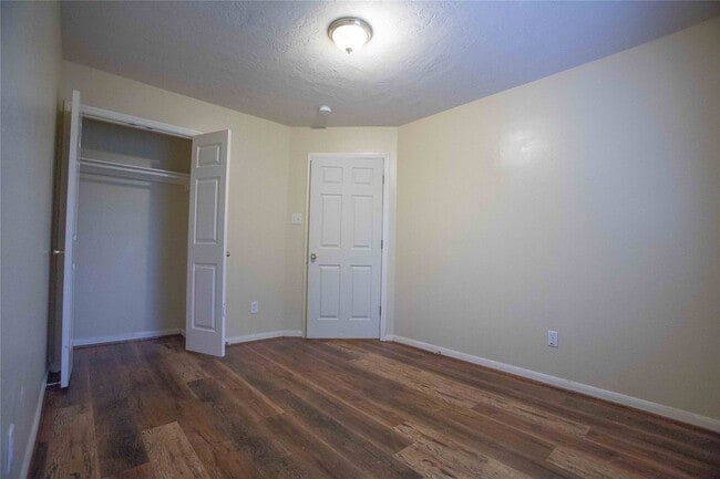 Photo - 7824 Comal St