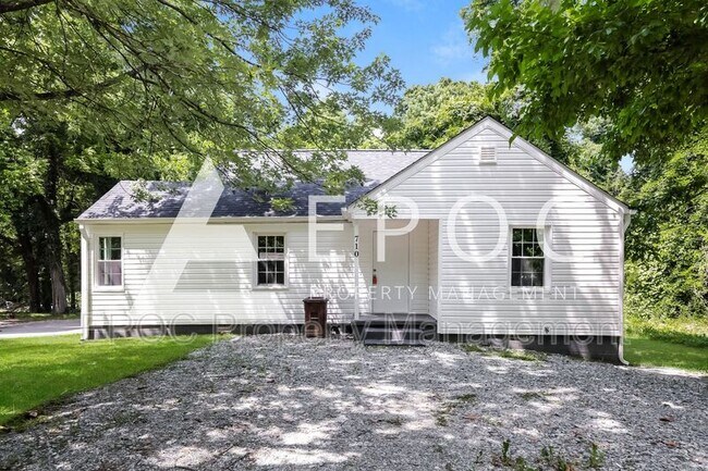 Photo - 710 Cedar Ln Dr