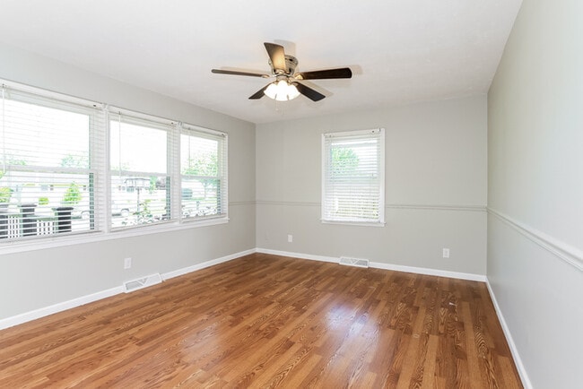 Photo - 615 Kenwood Pl