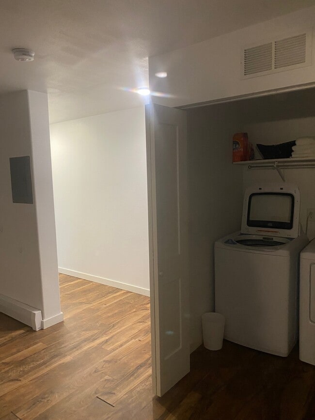 Photo - 305 Stedman St