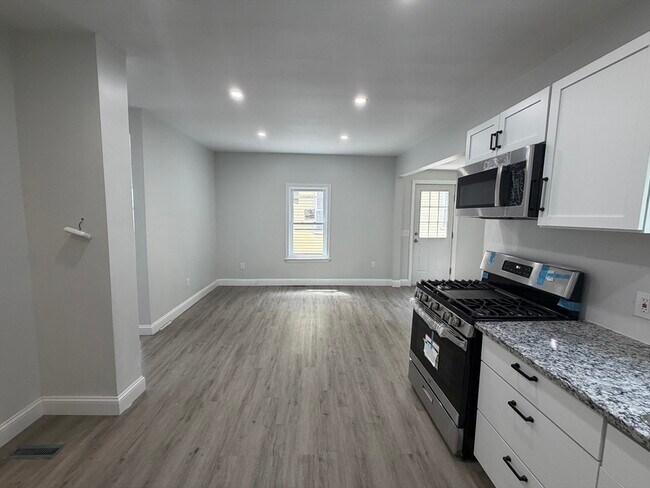 Photo - 75 Draper Ave Unit 75