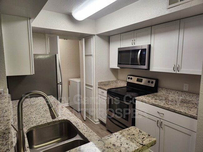 Photo - 4200 Thornbriar Ln Unidad 208