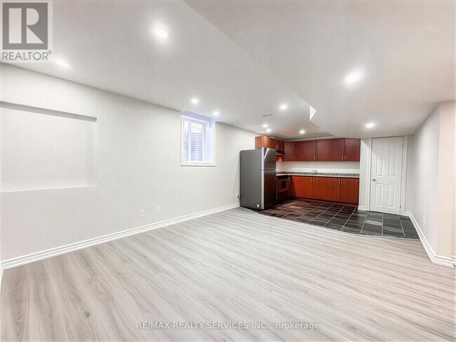 Photo - 1584 Stevenson St