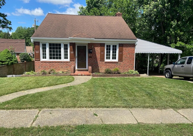 Building Photo - 3900 Elmora Ave