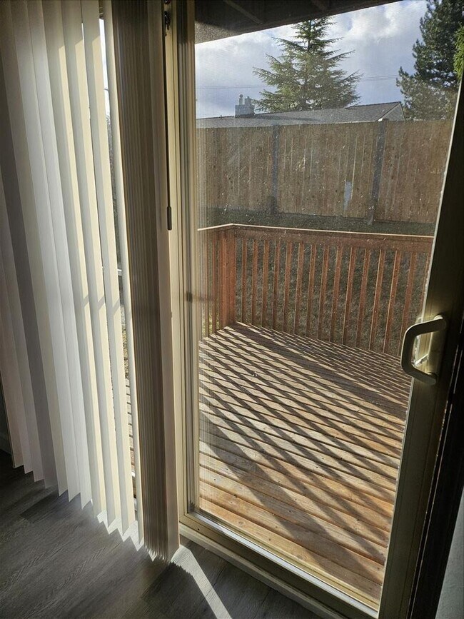 Photo - Remodeled 2/1.5 Townhome in a Quiet Fourplex Unit A