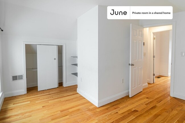 Photo - Room in Shared 6 bed/2 bath home Unidad F