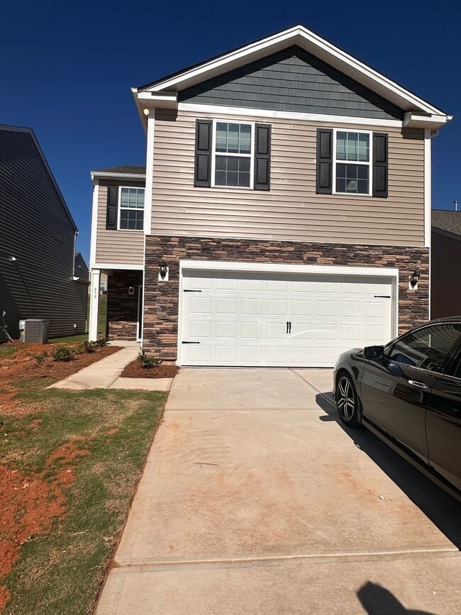 Building Photo - Brand New Home located at the Hamptons of Hickory!