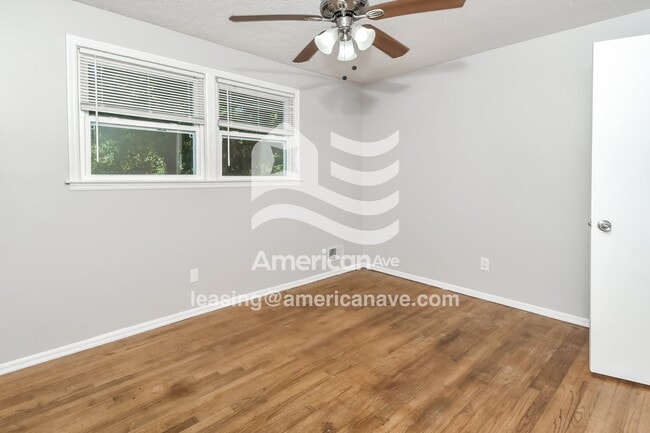 Photo - 4232 Shorecrest Dr
