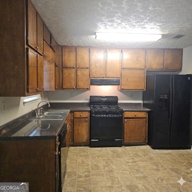 Photo - 5906 Summerglen Ln